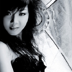 日本美女脱内衣在床上摸胸艹鸡视频
